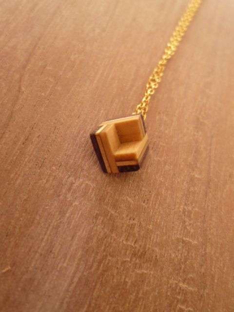 結晶（イエロー）