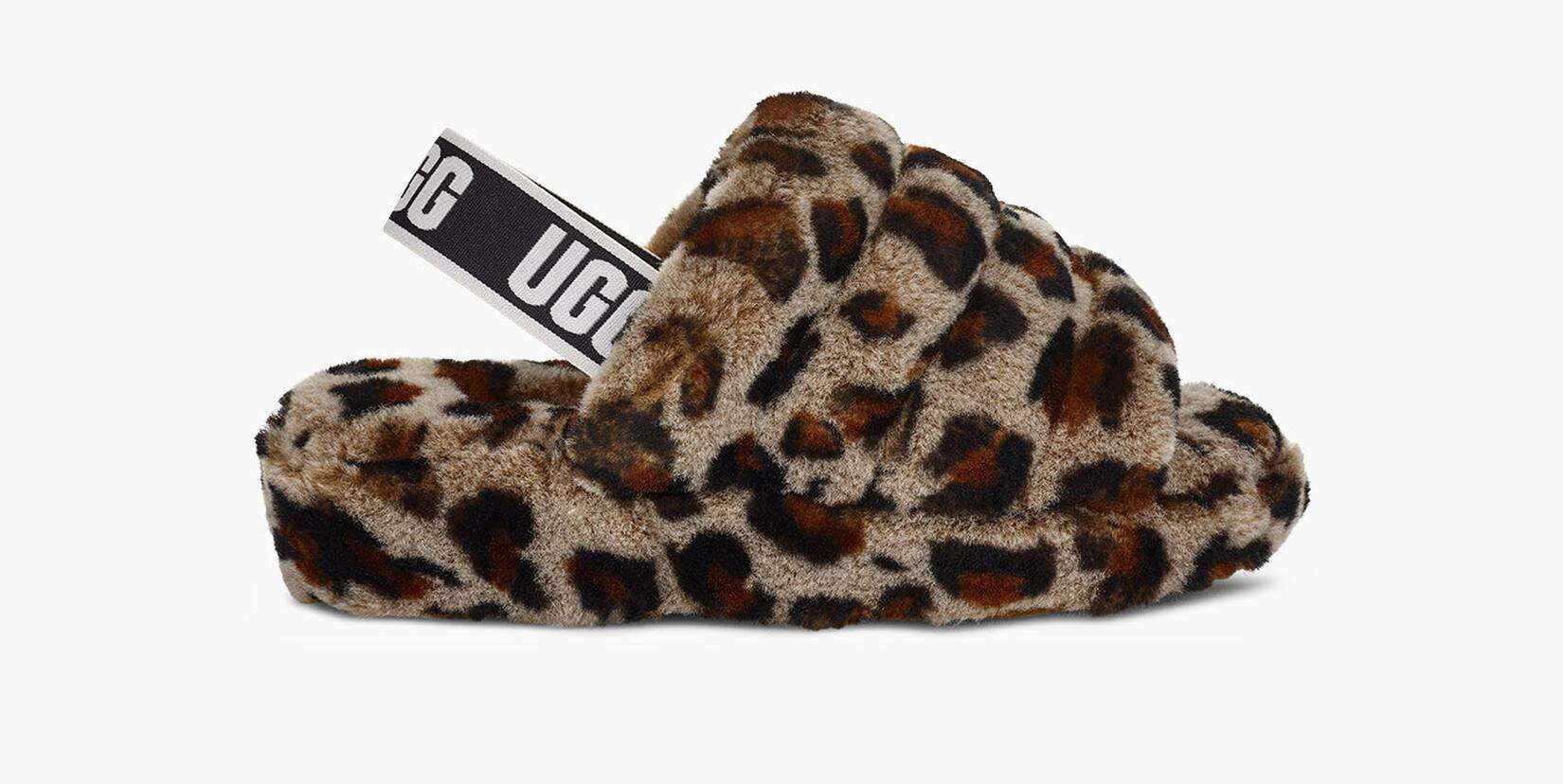 フラッフ イヤー スライド レオパード 1106252｜フラットサンダル｜UGG®（アグ）公式サイト