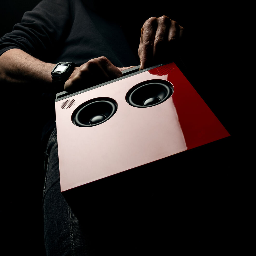 OB-4 ポータブル Bluetoothスピーカー ＆ FMラジオ レッド(レッド)：テック