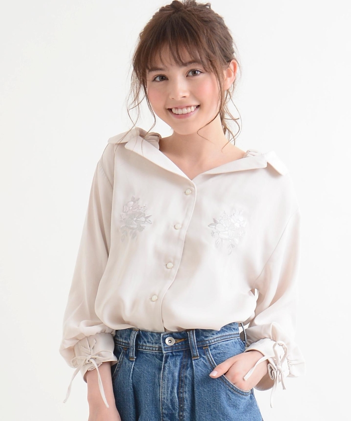 胸刺しゅう開襟ブラウス(500113001) | マジェスティックレゴン(MAJESTIC LEGON) - MAGASEEK