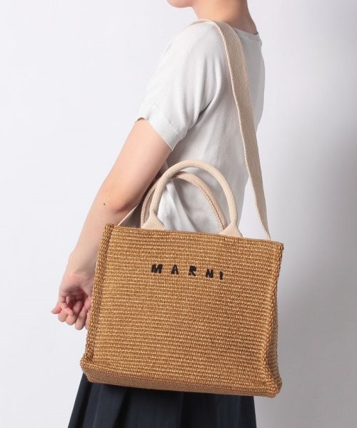 【MARNI】マルニ　ラフィア製　スモールトートバッグ SHMP0077U0P3860(504697909) | マルニ(MARNI) - MAGASEEK