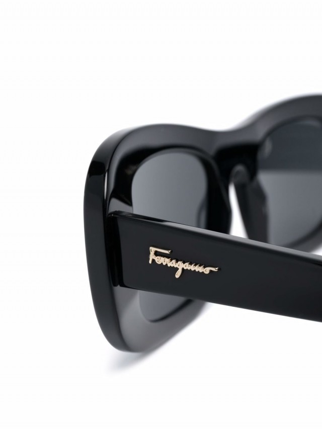 Ferragamo スクエアフレーム サングラス