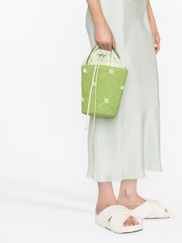 Valentino Garavani ローマンスタッズ バケットバッグ