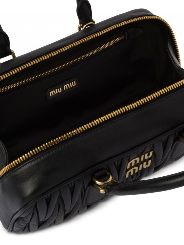 Miu Miu マテラッセ ナッパレザーショルダーバッグ