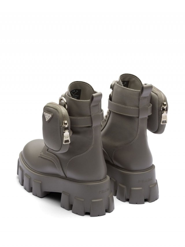 Prada モノリス アンクルブーツ