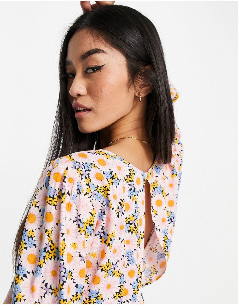 Miss Selfridge フリルヘムフィット＆フレアミニドレス（レトロフローラル | ASOS 日本