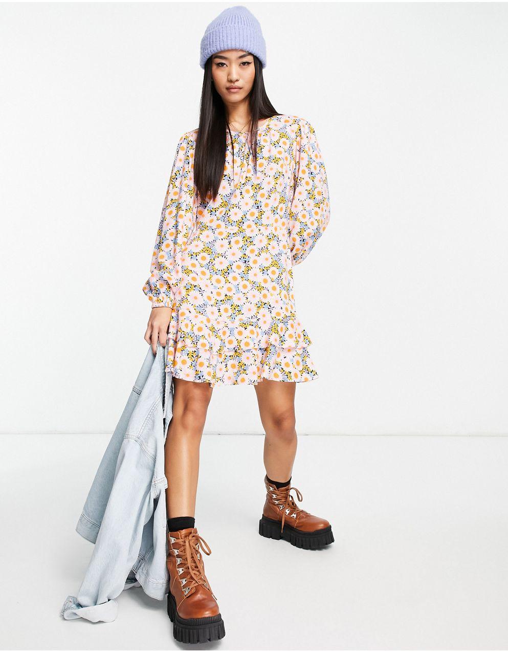 Miss Selfridge フリルヘムフィット＆フレアミニドレス（レトロフローラル | ASOS 日本