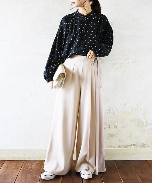 パンツ　レディース ワイド カットジョーゼットサイドプリーツパンツ【M】【L】春夏 ボトムス グレージュ シナモンピンク ブルー モカ カーキ ブラック プリ―(503982294) | アンドイット(and it_) - MAGASEEK