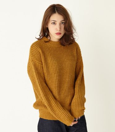 Rib stitch middleneck knit