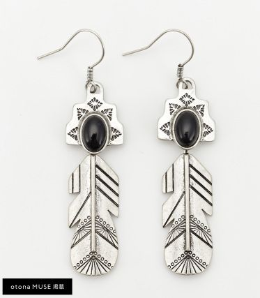 METAL FEATHER STONEピアス