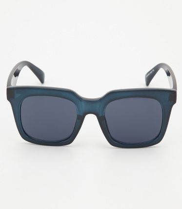CHARACTERISTIC EYE WEAR