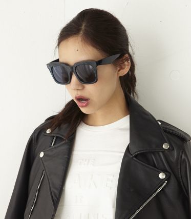 CHARACTERISTIC EYE WEAR