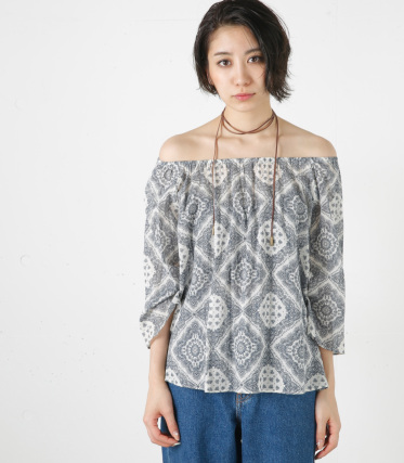 【MOUSSY/マウジー】OFF SHOULDER TOPS F｜シェルター公式通販サイト｜SHEL'TTER WEB STORE