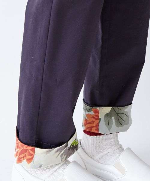コガレッタタックパンツ