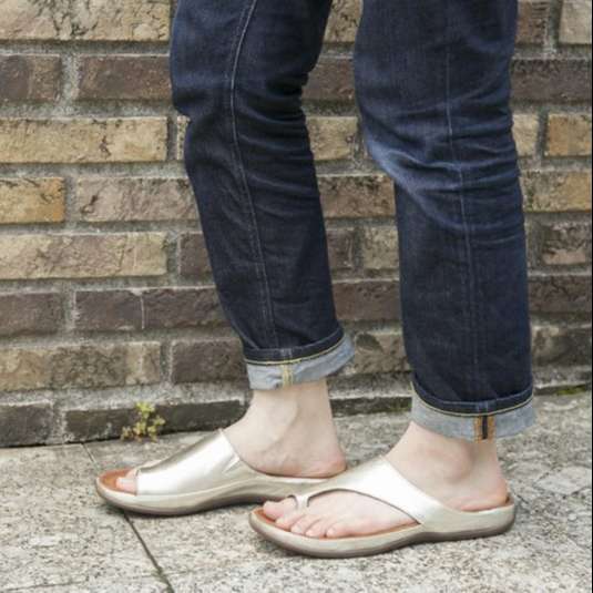 Strive/CAPRI Pale Gold Metallic 23-23.5cm - スタイルストア