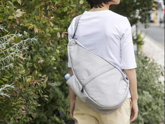 HEALTHY BACK BAG/テクスチャーナイロンバッグ M iPadサイズ クリムゾン - スタイルストア