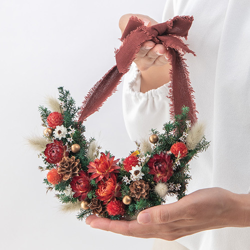 クリスマス プリザーブド＆ドライフラワーハーフリース「ジョーイア」｜花・花束を贈るフラワーギフト通販の【日比谷花壇】