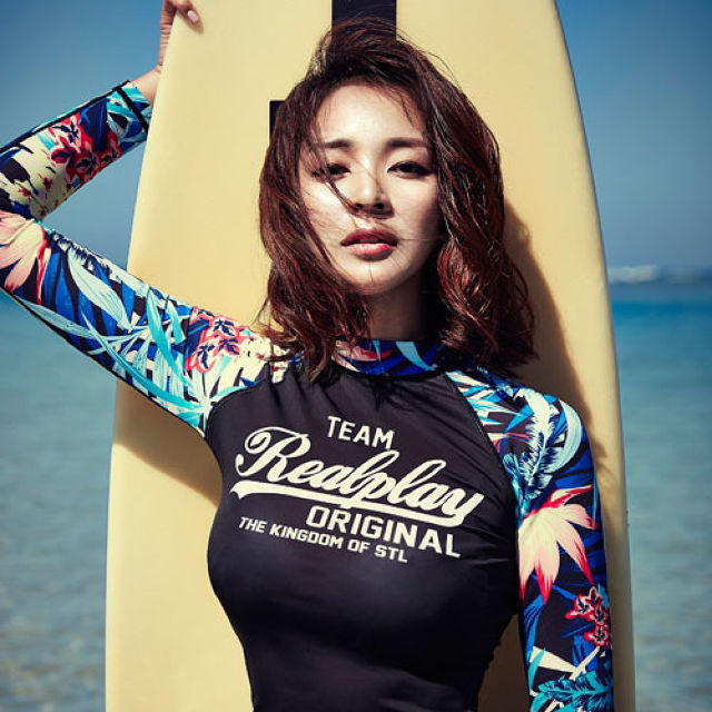 16 STL Tropical Black Rashguard  (Women) | S.T.L japan