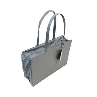 PATTA BAG A4 YOKO ZIPPER　MAT SILVER(PBA1104-MS)