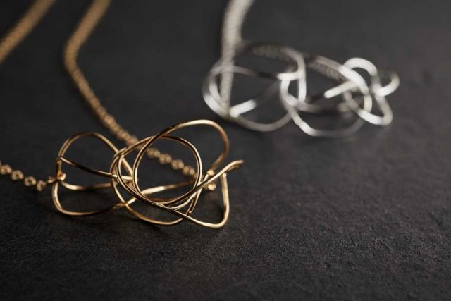 Bee Dance Necklace | MEGUMI TOYOKAWA