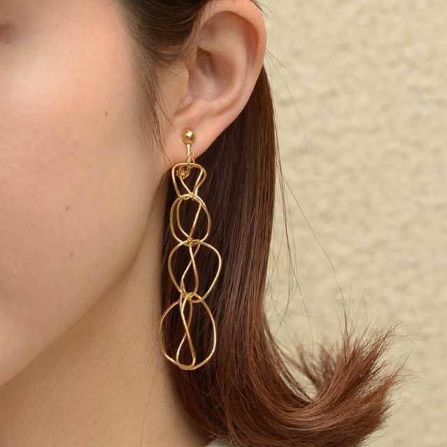 Bee Dance earring 4 (片耳) | MEGUMI TOYOKAWA