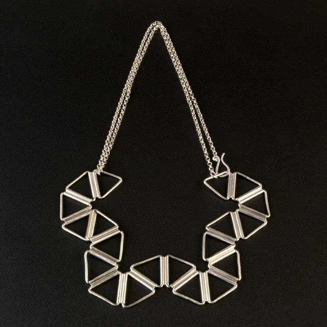 Snoeflaks Triangle Necklace 0504 ｜Megumi Toyokawa