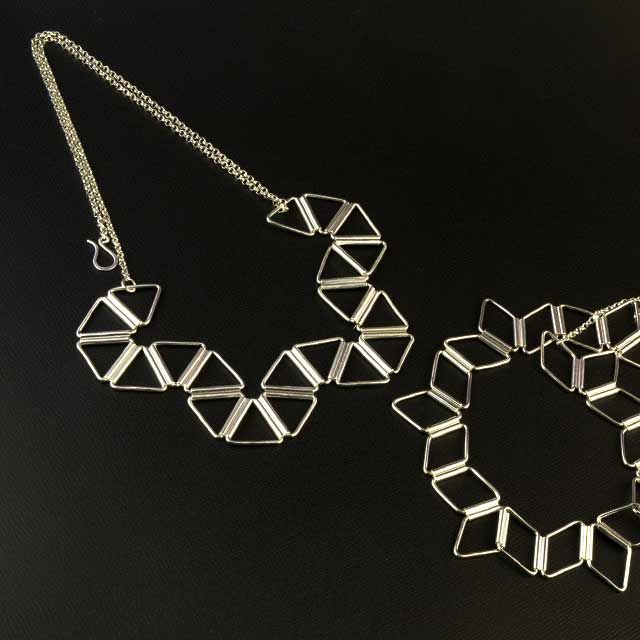 Snoeflaks Triangle Necklace 0504 ｜Megumi Toyokawa