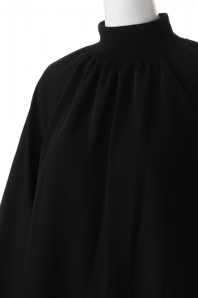 Room no.8 ルームエイト｜DOUBLE SATIN ギャザー ハイネックトップス の通販｜ELLESHOP・(エル・ショップ)
