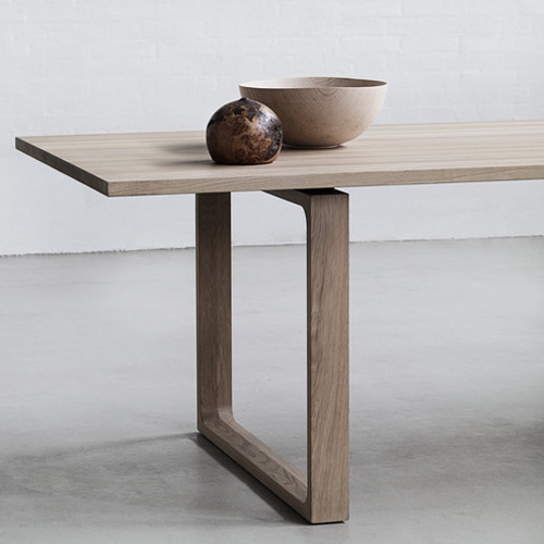 エッセイテーブル / オークCM12 （Fritz Hansen / フリッツ・ハンセン） ｜【SEMPRE.JP】公式通販 家具・雑貨・インテリアショップのセンプレ