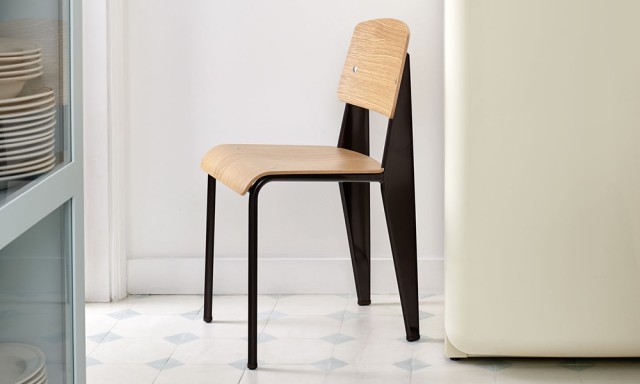 スタンダードチェア / ナチュラルオーク×ディープブラック (vitra ヴィトラ) ｜【SEMPRE.JP】公式通販 家具・雑貨・インテリアショップのセンプレ