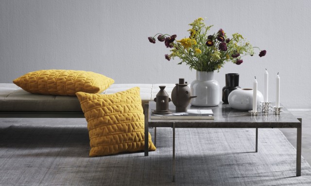 アルネ ヤコブセンクッション 45×45cm / タッセル Tassel オークルイエロー (Fritz Hansen / フリッツ・ハンセン) ｜【SEMPRE.JP】公式通販 家具・雑貨・インテリアショップのセンプレ