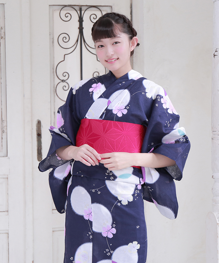 桜柄紺浴衣3点Set(10254444N) | レッセ・パッセ(LAISSE PASSE) - MAGASEEK