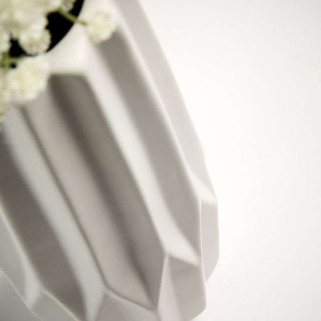 LINEAL Vase ceramic white