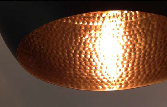 TOM DIXON（トム・ディクソン）「BEAT TABLE LIGHT（ビート テーブルライト）」ゴールド[771BLT01BEU]|テーブルスタンド|照明器具|yamagiwa Online Store