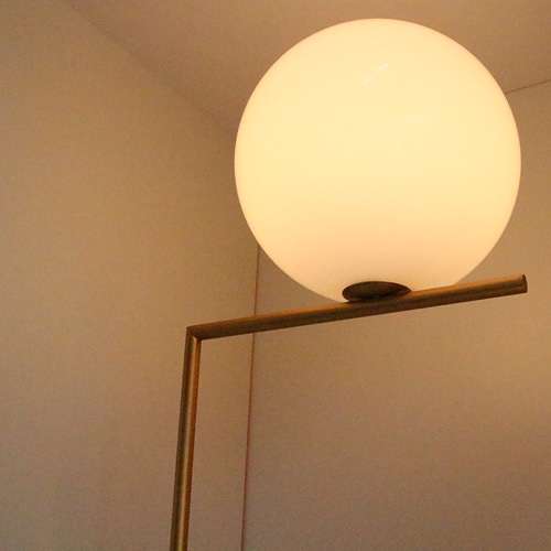 FLOS(フロス)「IC LIGHTS F2」ゴールド[756ICLIGHTS/F2/GLD]|フロアスタンド|照明器具|yamagiwa Online Store