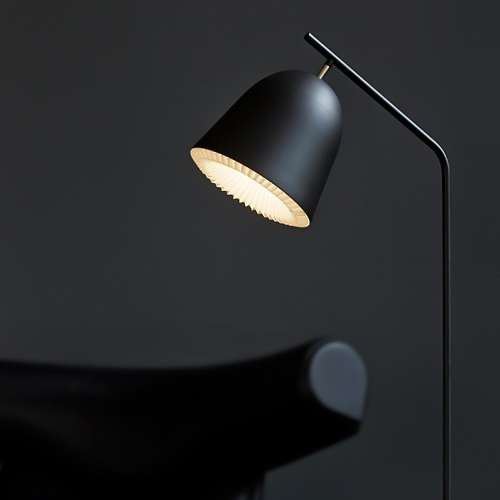 LE KLINT(レ・クリント)「Cache Floor Lamp(キャシェ フロアランプ)」ブラック(ランプ別)[956KF355B] | フロアスタンド | 照明器具の通販「ヤマギワオンラインストア」