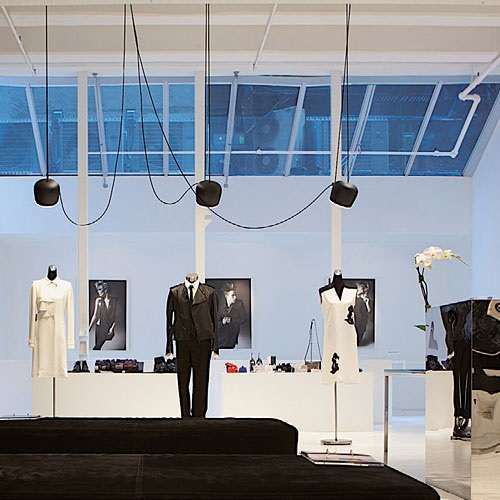 【8月上旬入荷予定】FLOS(フロス)「AIM(エイム)」ブラック【要電気工事】[756AIM/BLK] | フロス | ペンダントライトの通販「ヤマギワオンラインストア」