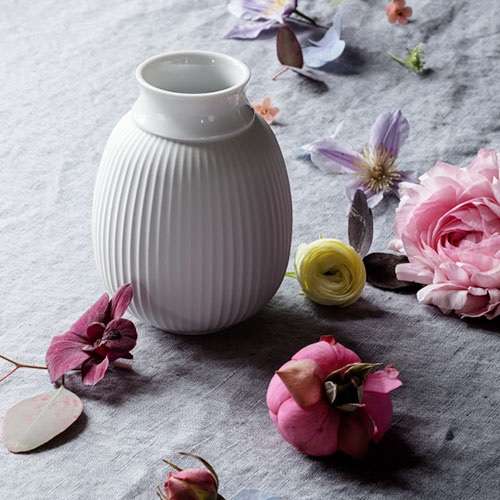 Lyngby Porcelaen(リュンビューポーセリン)「Curve Vase(カーブベース) 12.5cm」 | 花器 | インテリア雑貨の通販「ヤマギワオンラインストア」