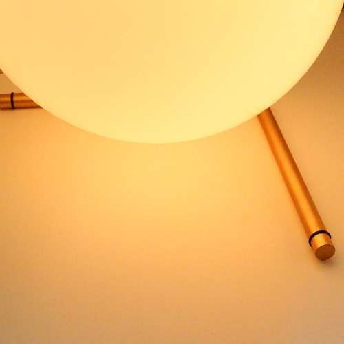 FLOS(フロス) 「IC LIGHTS T2」ゴールド | テーブルスタンド | 照明器具の通販「ヤマギワオンラインストア」