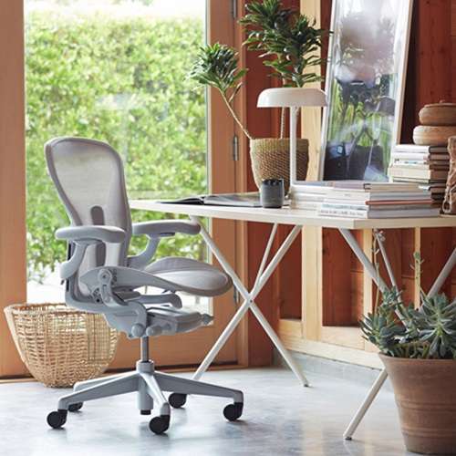 Herman Miller（ハーマンミラー）「アーロンチェア リマスタード」ミネラルフレーム ダークミネラルベース Bサイズ | オフィスチェア | チェアの通販「ヤマギワオンラインストア」