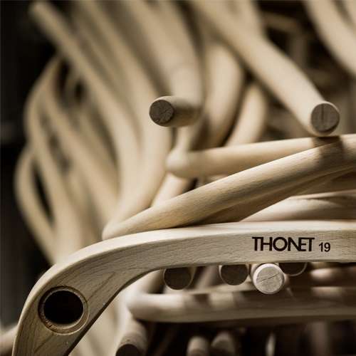 THONET チェア no.214 ブラック | ダイニングチェア | チェアの通販「ヤマギワオンラインストア」