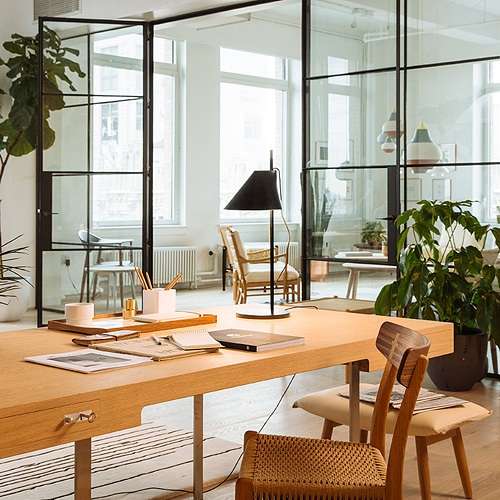 【5月中旬入荷予定】louis poulsen（ルイスポールセン） テーブル照明 Yuh Table ブラック | テーブルスタンド | 照明器具の通販「ヤマギワオンラインストア」