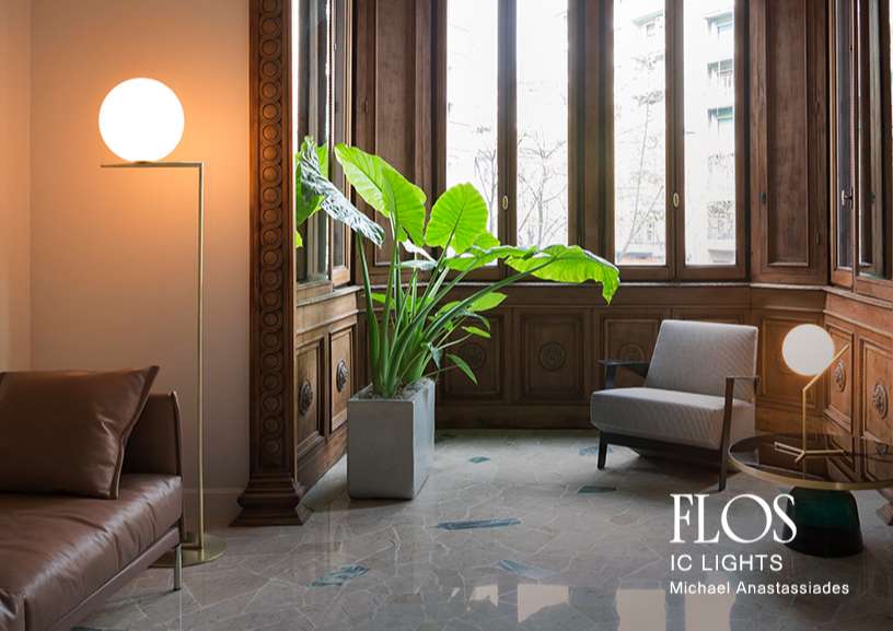 FLOS（フロス）「IC LIGHTS T2」ゴールド | テーブルスタンド | 照明器具の通販「ヤマギワオンラインストア」