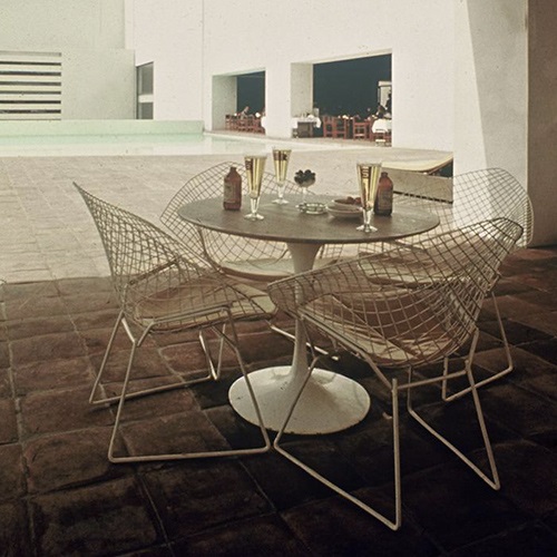 Knoll(ノル) Bertoia Collection ダイヤモンドアームチェアブラック×ビニールレザー ホワイト | ラウンジチェア／他 | チェアの通販「ヤマギワオンラインストア」