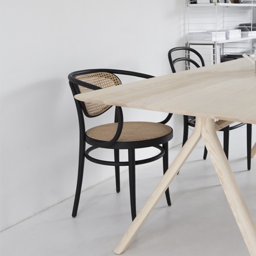 THONET チェア no.210R ライトビーチ | アームチェア | チェアの通販「ヤマギワオンラインストア」