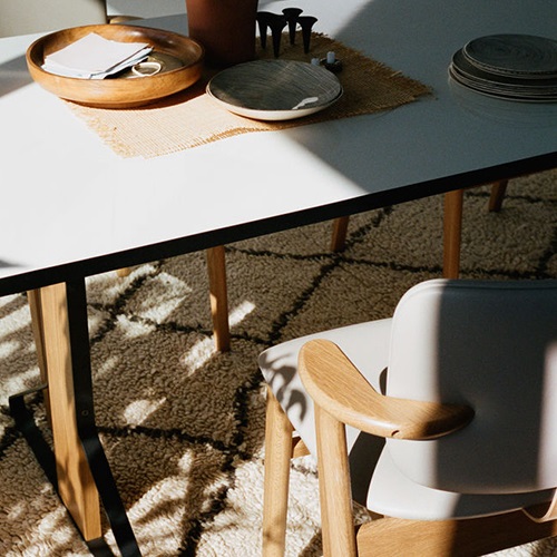 artek（アルテック）アームチェア DOMUS CHAIR（ドムスチェア） バーチ×ナチュラルラッカー | アームチェア | チェアの通販「ヤマギワオンラインストア」