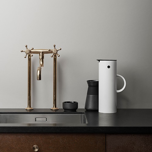 Stelton（ステルトン）テーブルウェア EM77 バキュームジャグ 1L グラナイト | テーブルウェア | インテリア雑貨の通販「ヤマギワオンラインストア」