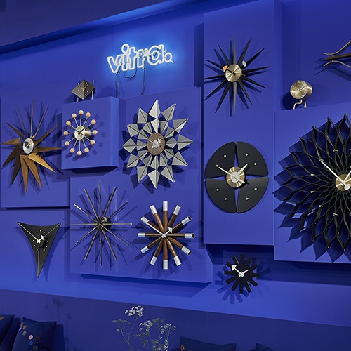 Vitra（ヴィトラ）掛時計 Wheel Clock（ウィール クロック）ウォルナット/アルミニウム | 掛時計 | の通販「ヤマギワオンラインストア」
