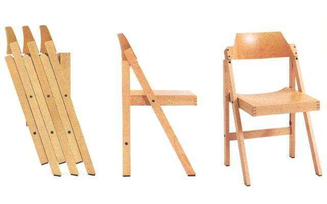 FOLDING CHAIR