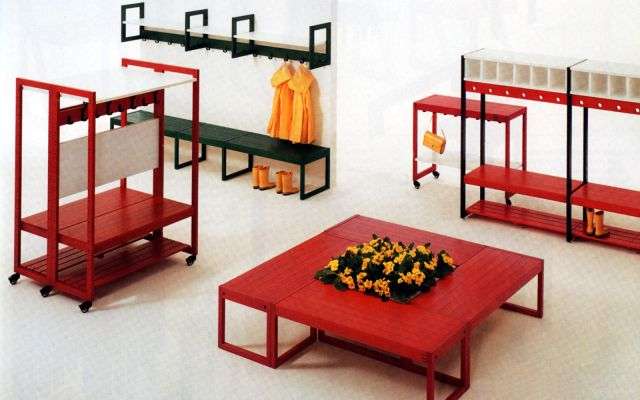 CHILDREN'S FURNITURE
